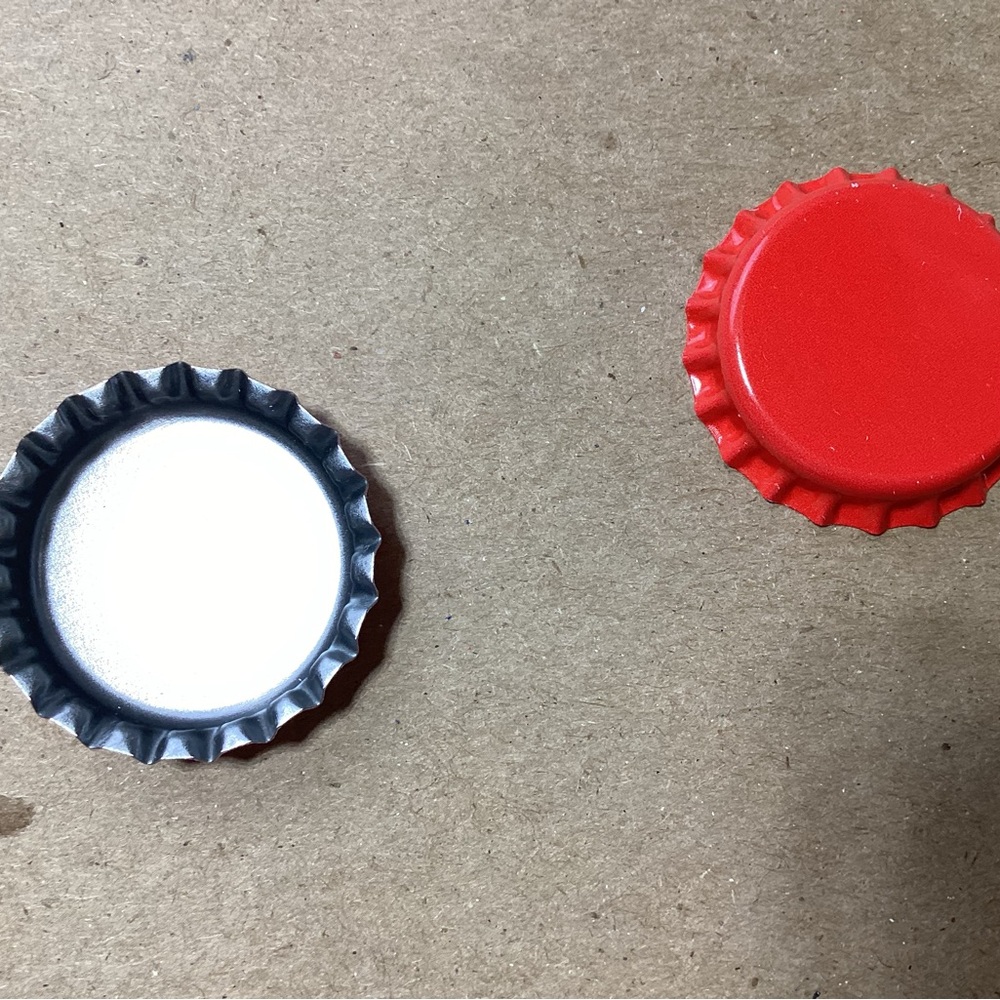 New Metal Bottle Caps for Crafts, Jewelry, Scrapbooking and more. Lot of 100 - Picture 4 of 8